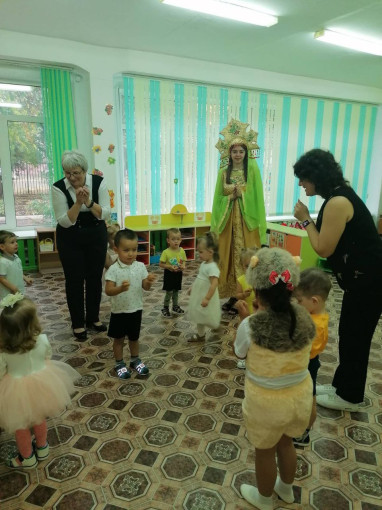Осеннее развлечение "День рождения белочки" Осеннее развлечение "День рождения белочки".